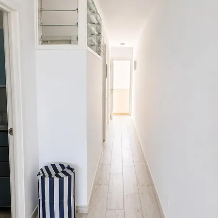 Appartement Front Sea View Nasas 9 *